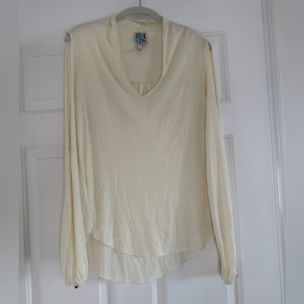 Haute Hippie cream v neck open long sleeve blouse - size XS